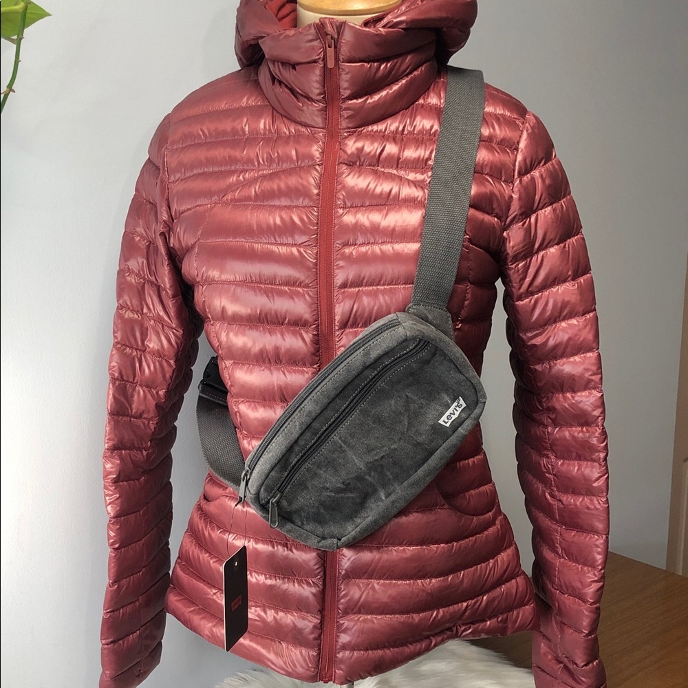 NWT LEVIS BANANA SLING BAG NEW